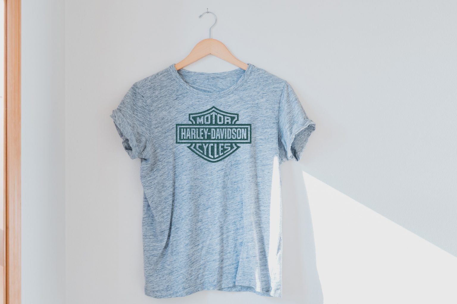 t shirt logo mockup