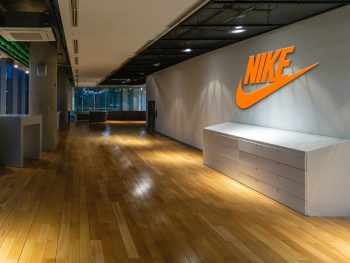 FreeProfessional Logo Mockup